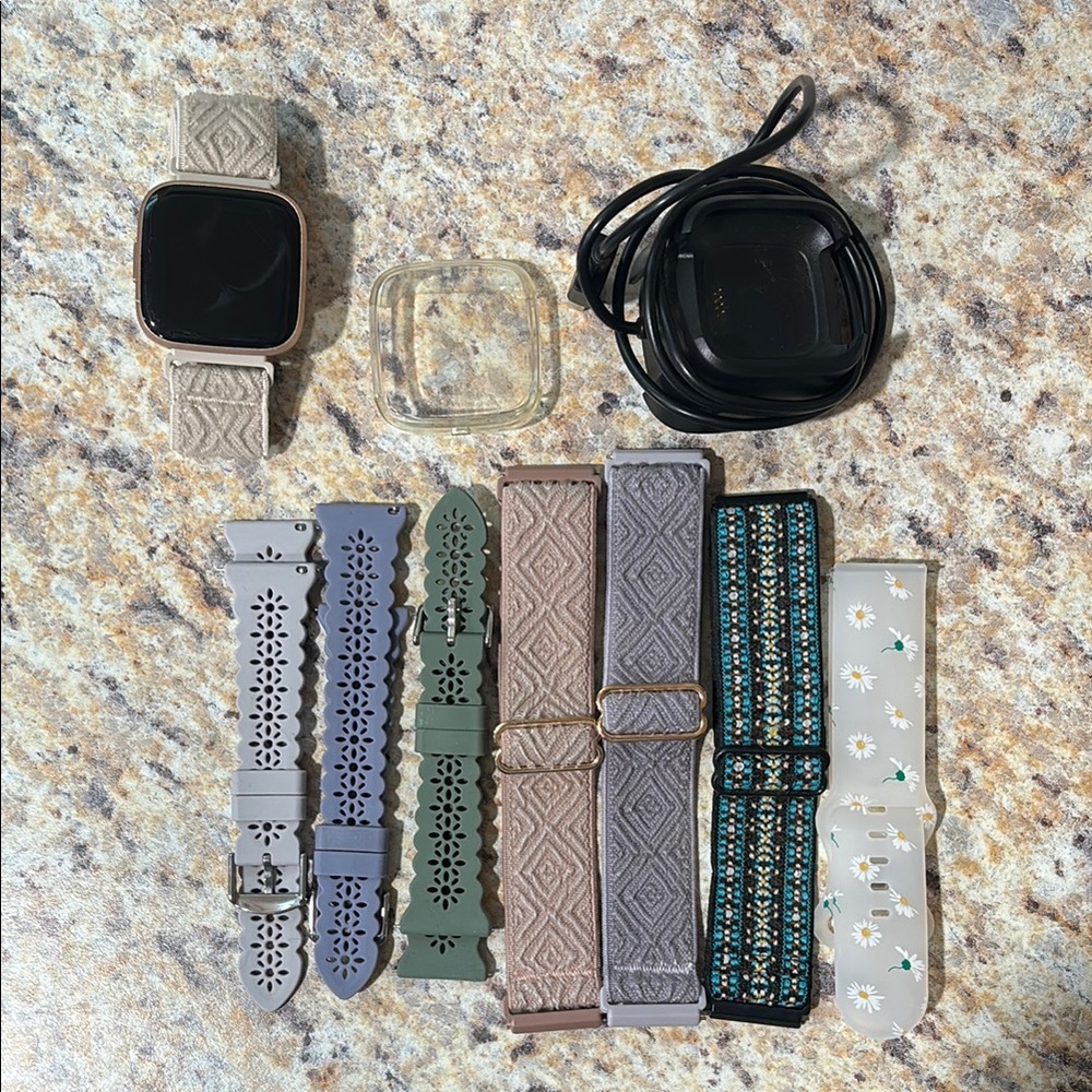 👟Fitbit Versa 2 w/ 7 Extra Bands, Charger, & Screen Protector 👟